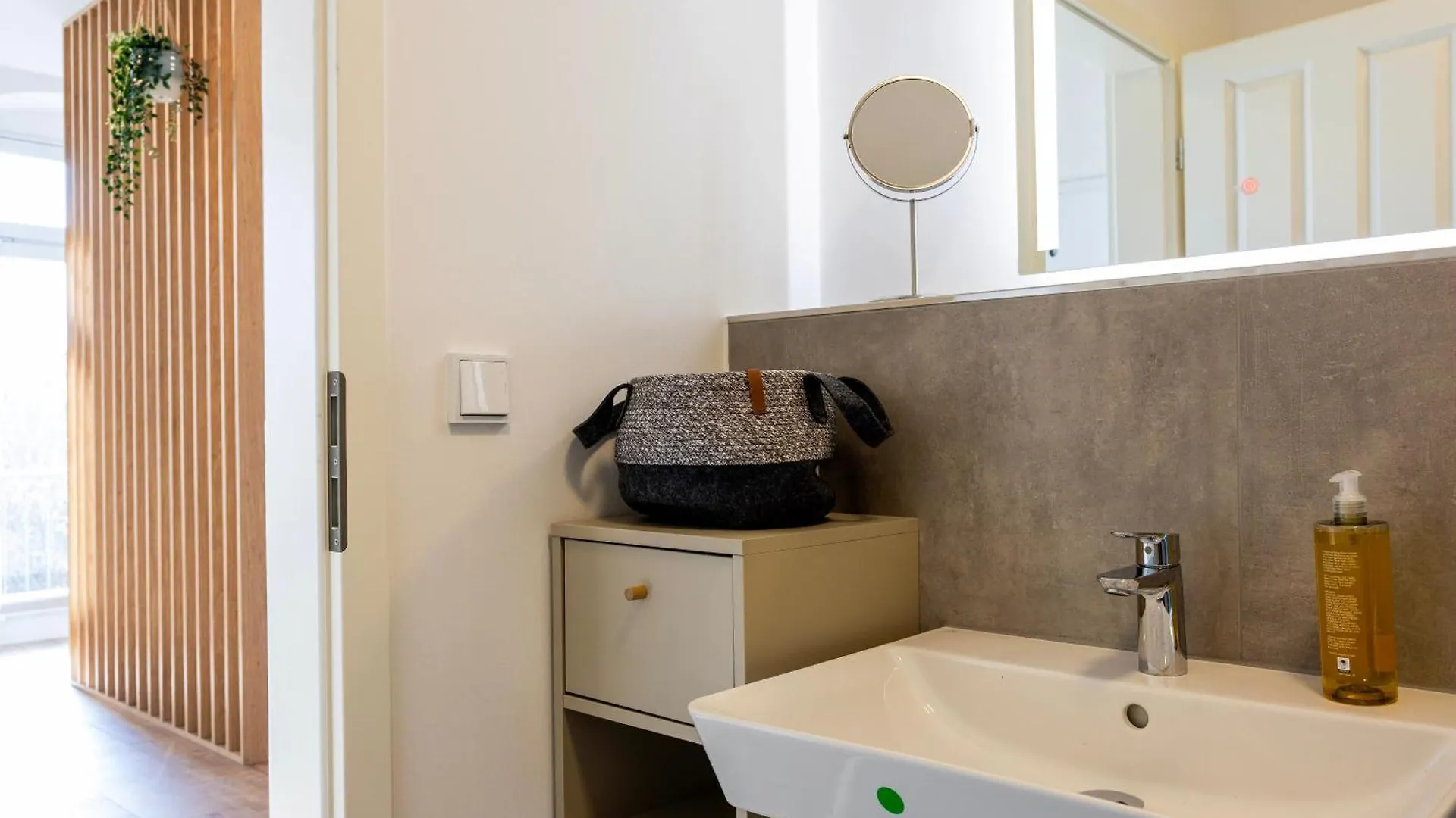 New - Nora Stays Studio - Messe - Airport Dresden 0*,  Duitsland