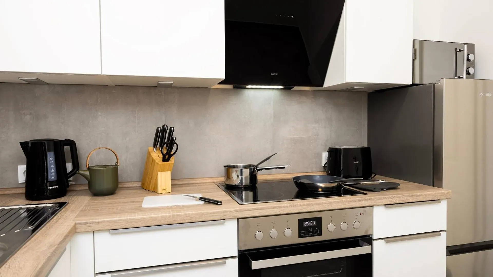 New - Nora Stays Studio - Messe - Airport Dresden Duitsland